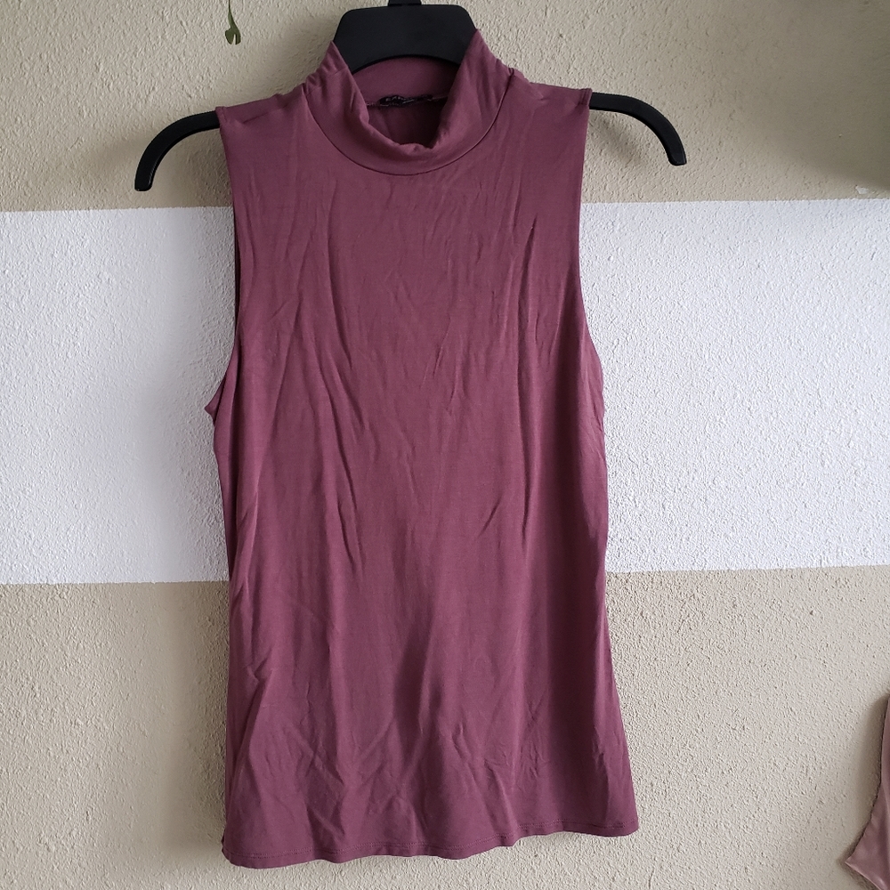 Express maroon tank